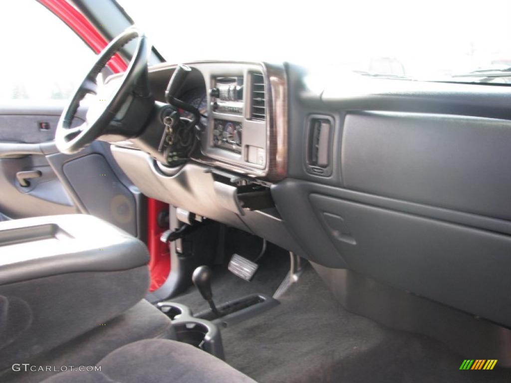 2001 Silverado 2500HD LS Extended Cab 4x4 - Victory Red / Medium Gray photo #28