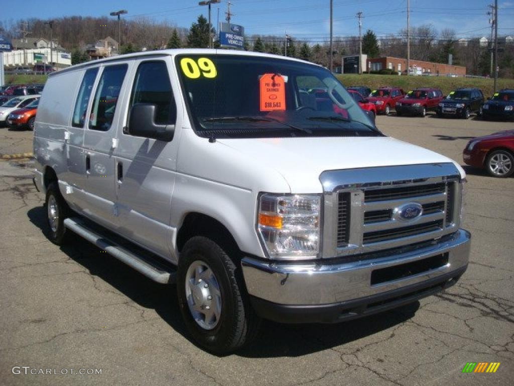 2009 E Series Van E250 Super Duty Commercial - Oxford White / Medium Flint photo #6