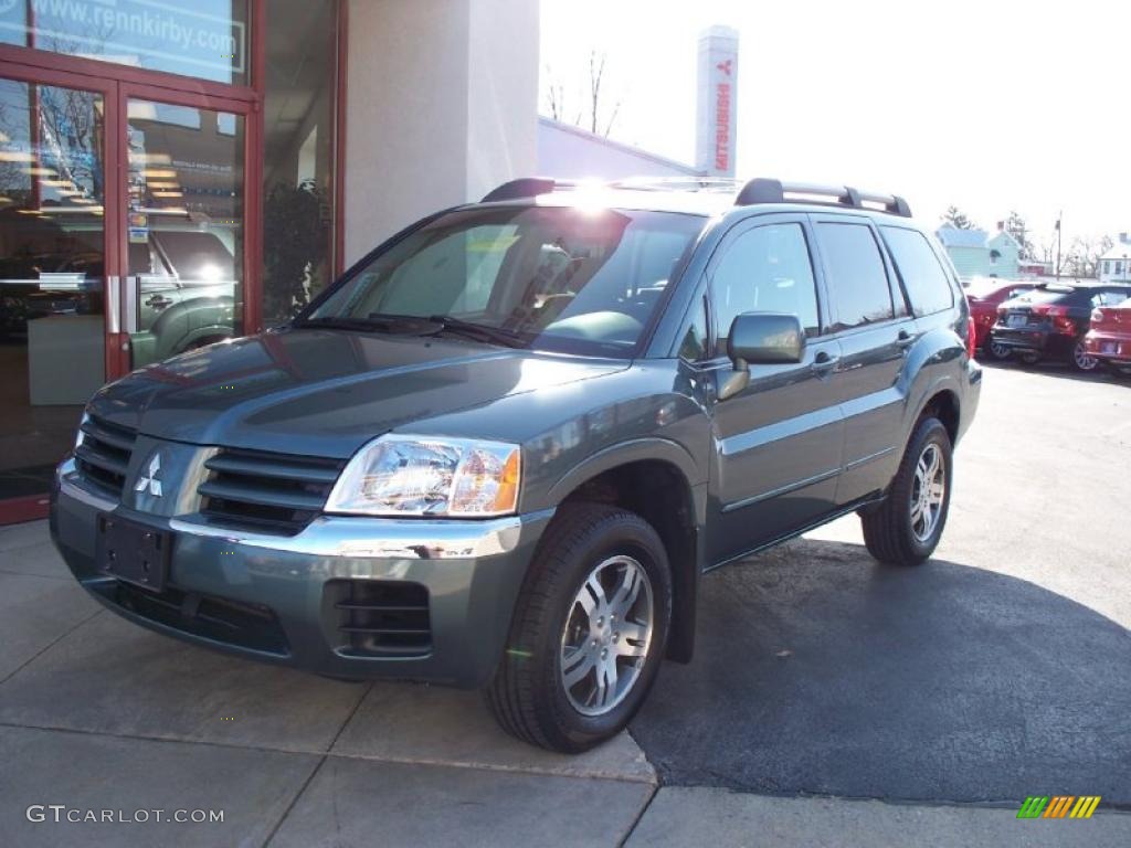 2004 Endeavor XLS AWD - Machine Green Metallic / Sandblast Beige photo #1