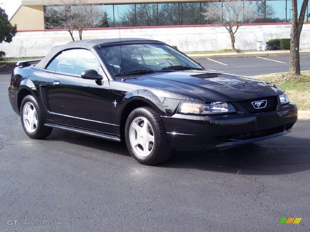 2001 Mustang V6 Convertible - Black / Dark Charcoal photo #2