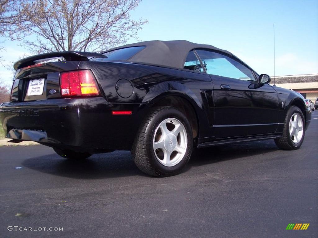 2001 Mustang V6 Convertible - Black / Dark Charcoal photo #5