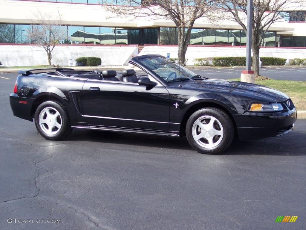 2001 Mustang V6 Convertible - Black / Dark Charcoal photo #13