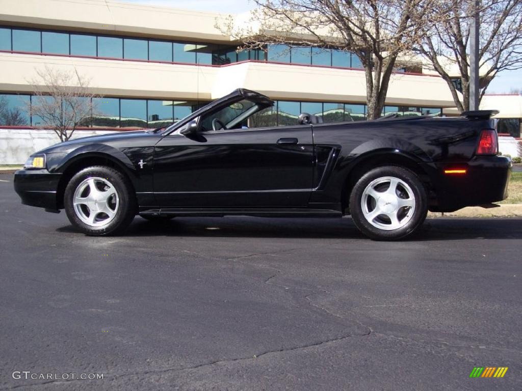 2001 Mustang V6 Convertible - Black / Dark Charcoal photo #27