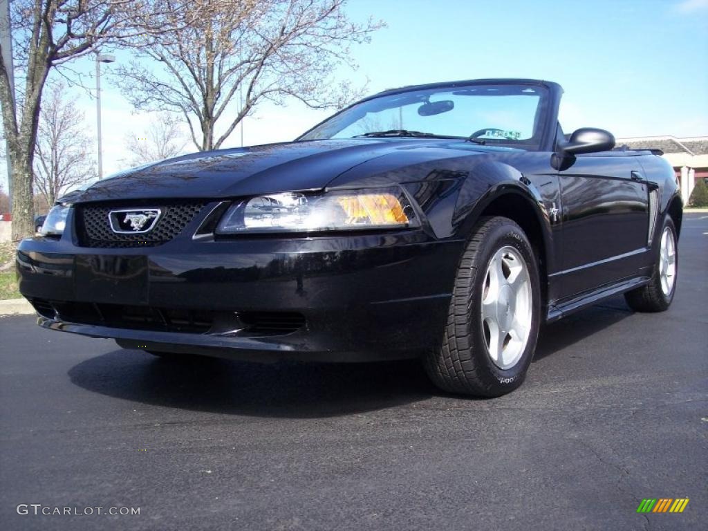 2001 Mustang V6 Convertible - Black / Dark Charcoal photo #28