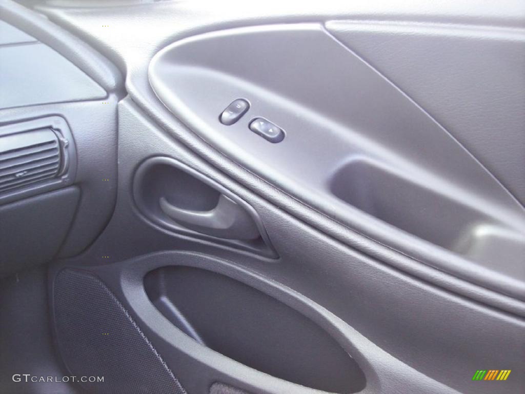 2001 Mustang V6 Convertible - Black / Dark Charcoal photo #52