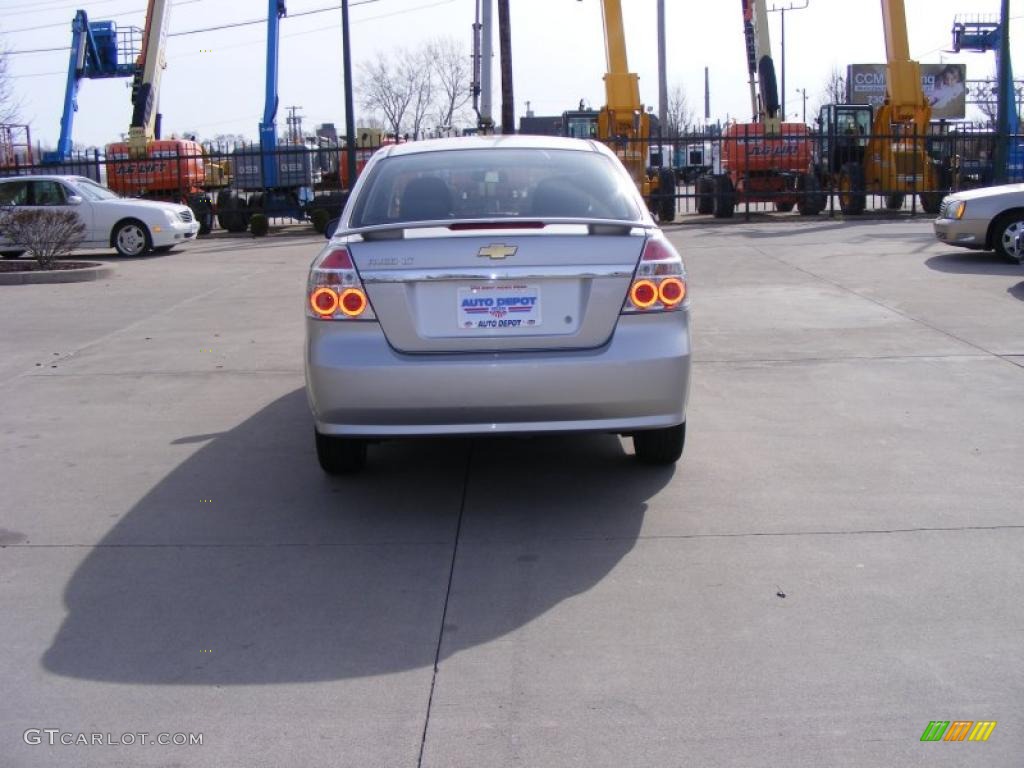 2009 Aveo LT Sedan - Medium Gray / Charcoal photo #7