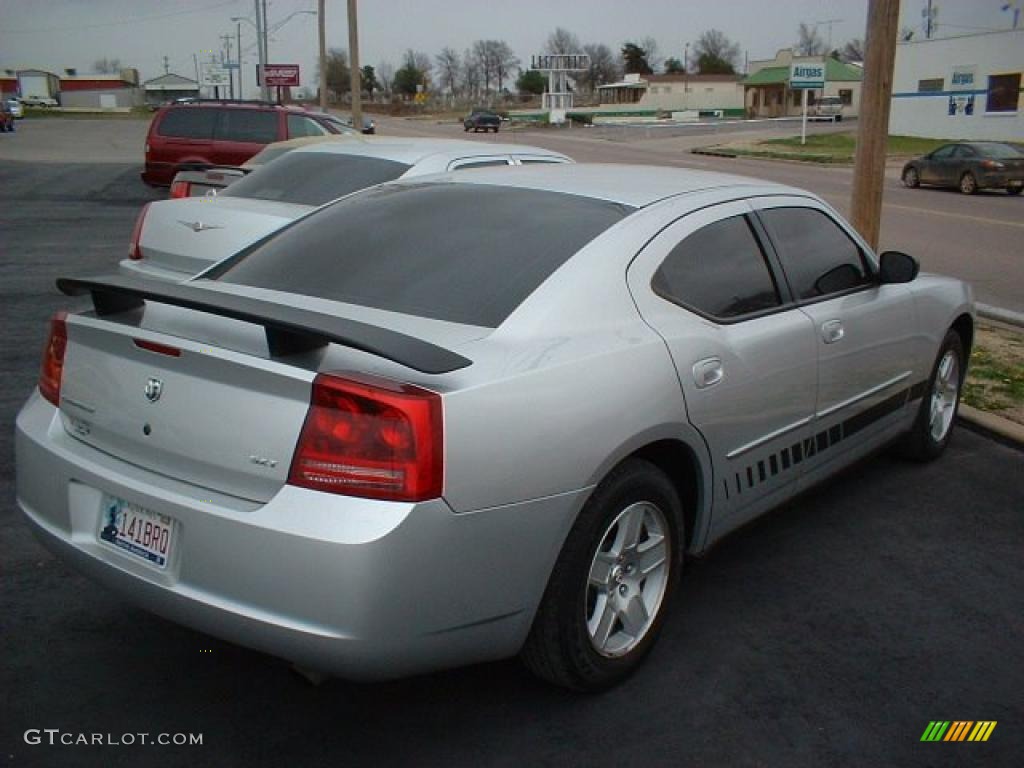 2007 Charger SXT - Bright Silver Metallic / Dark Slate Gray/Light Graystone photo #4