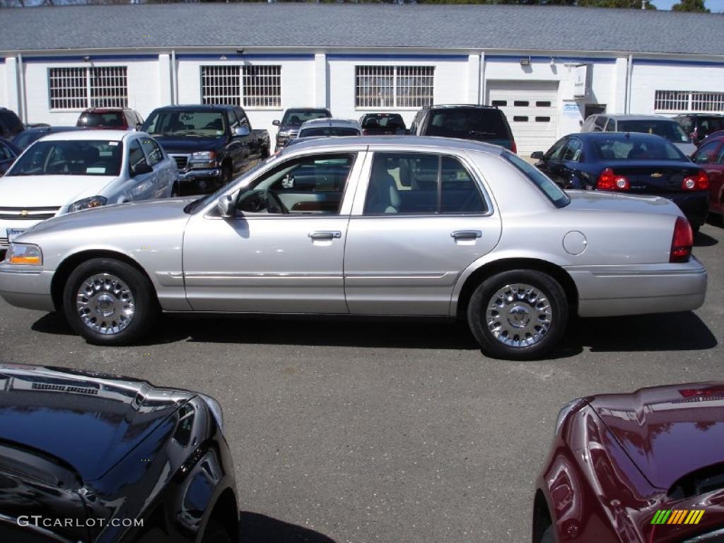 2004 Grand Marquis GS - Silver Birch Metallic / Light Flint photo #9