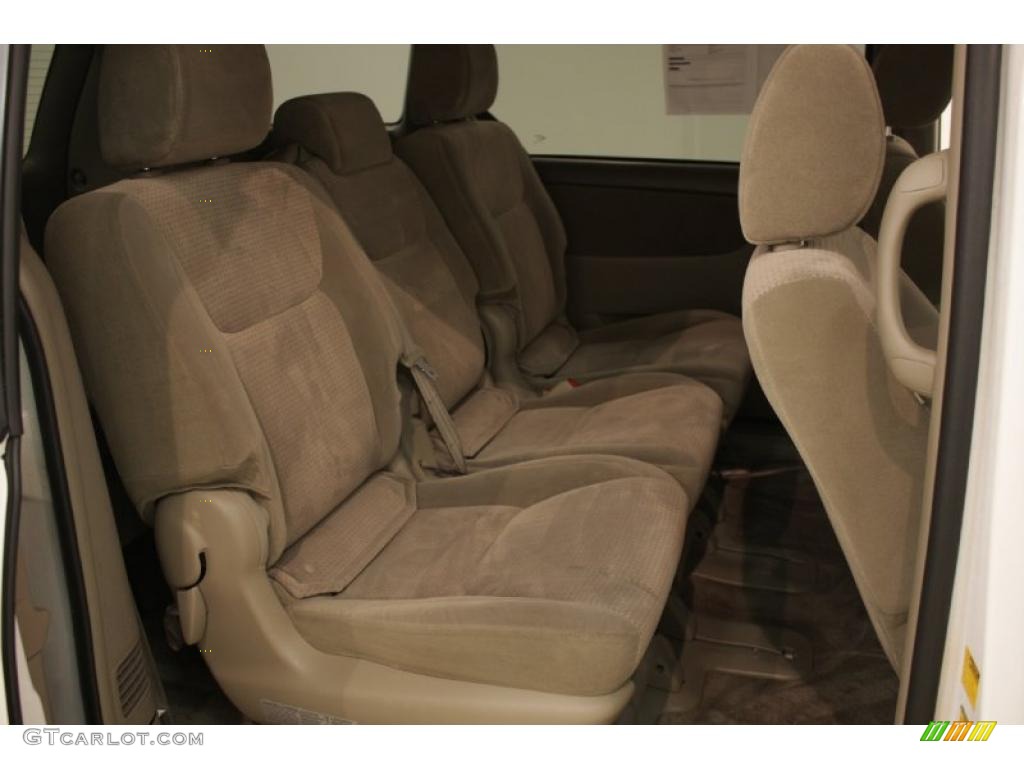 2009 Sienna LE - Super White / Taupe photo #17
