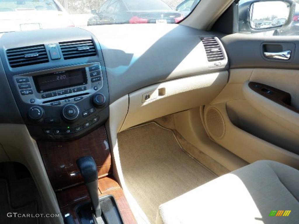 2007 Accord EX Sedan - Taffeta White / Ivory photo #13