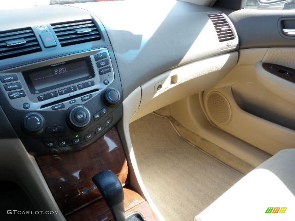 2007 Accord EX Sedan - Taffeta White / Ivory photo #19