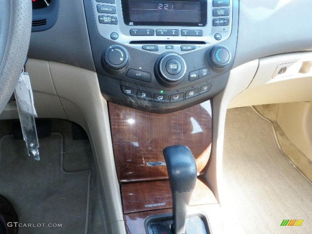 2007 Accord EX Sedan - Taffeta White / Ivory photo #20