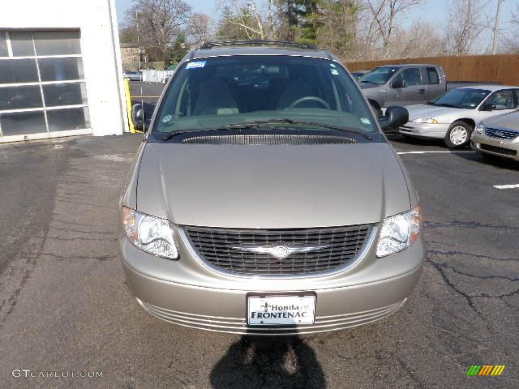 2003 Town & Country LX - Light Almond Pearl / Taupe photo #9