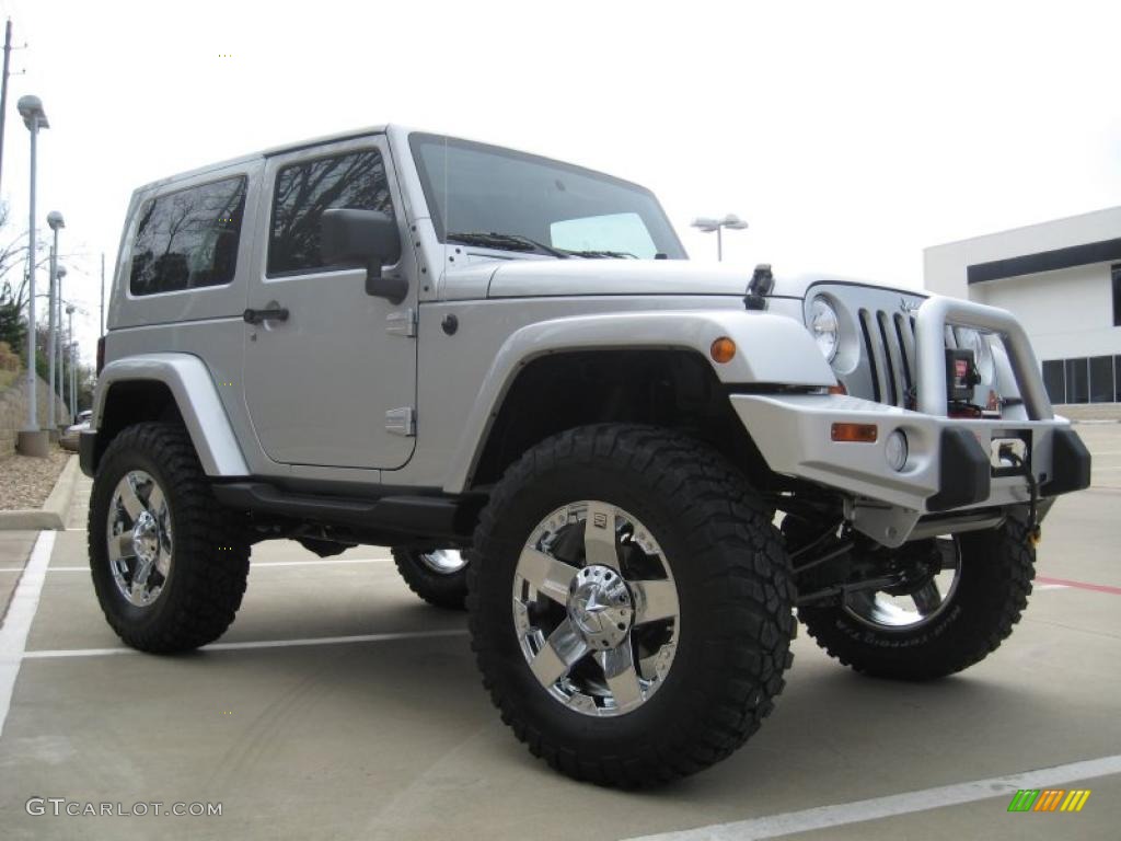 2010 Wrangler Sahara 4x4 - Bright Silver Metallic / Dark Slate Gray/Medium Slate Gray photo #29