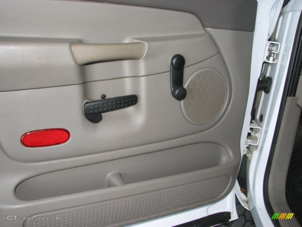 2003 Ram 1500 ST Quad Cab 4x4 - Bright White / Dark Slate Gray photo #19