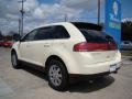 2007 Creme Brulee Metallic Lincoln MKX   photo #6