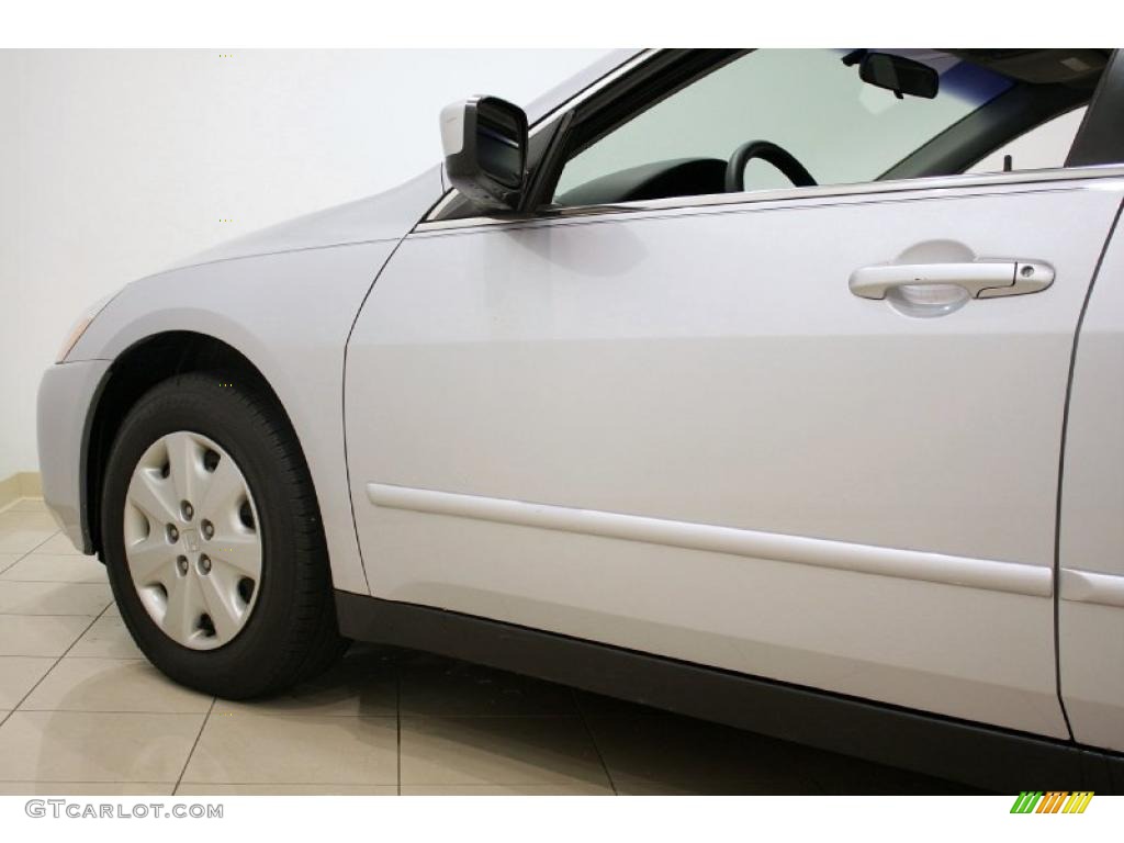 2003 Accord LX Sedan - Satin Silver Metallic / Black photo #23
