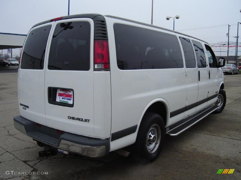 2000 Express G3500 Passenger Van - Summit White / Medium Gray photo #5