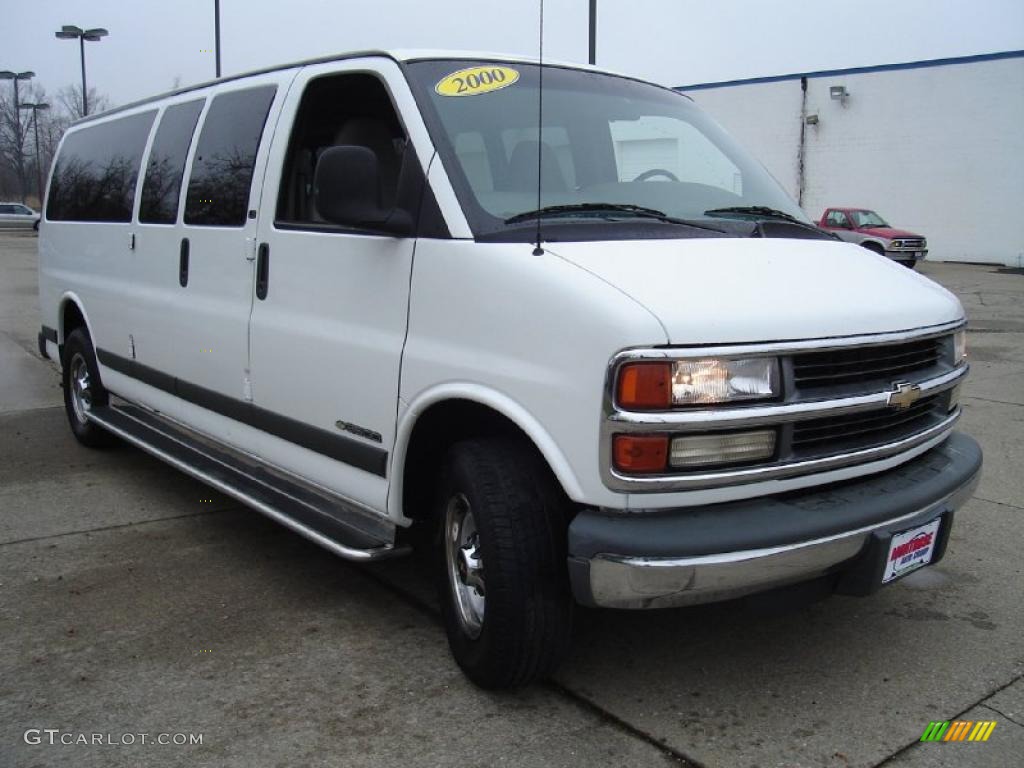 2000 Summit White Chevrolet Express G3500 Passenger Van 27771002 Photo