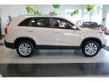 2011 White Sand Beige Kia Sorento EX  photo #9