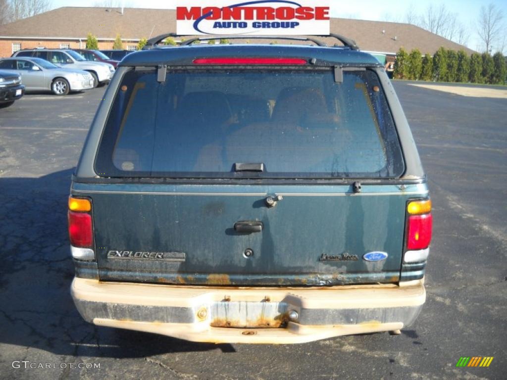 1996 Explorer XLT 4x4 - Medium Willow Green Metallic / Beige photo #4