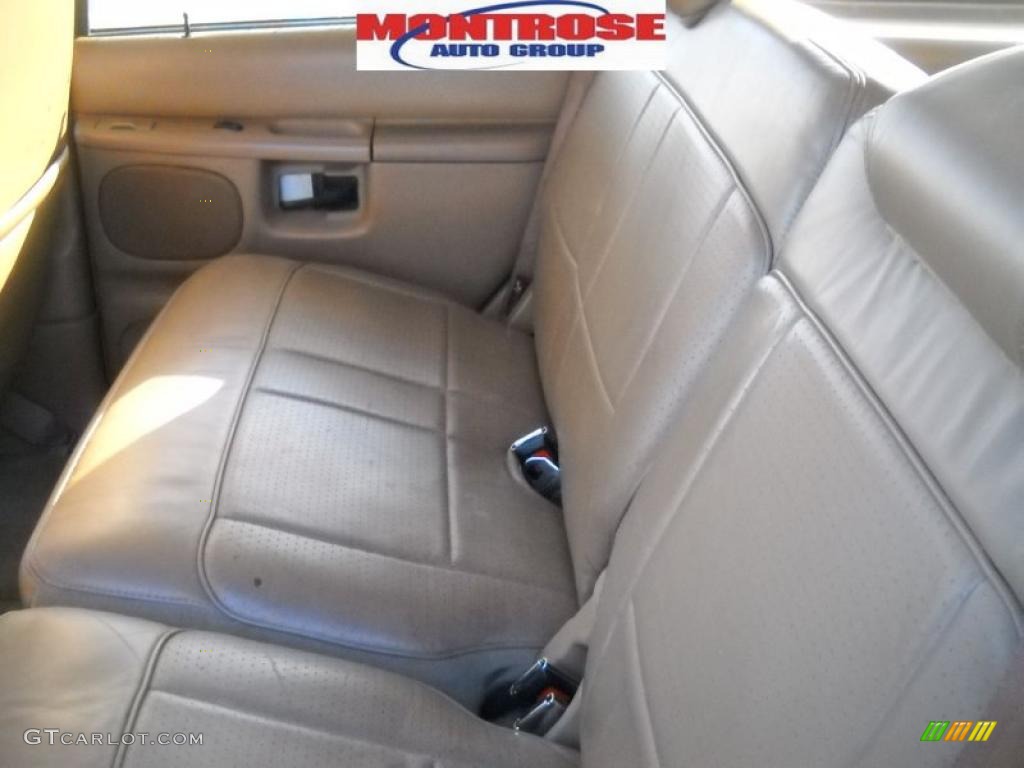 1996 Explorer XLT 4x4 - Medium Willow Green Metallic / Beige photo #14