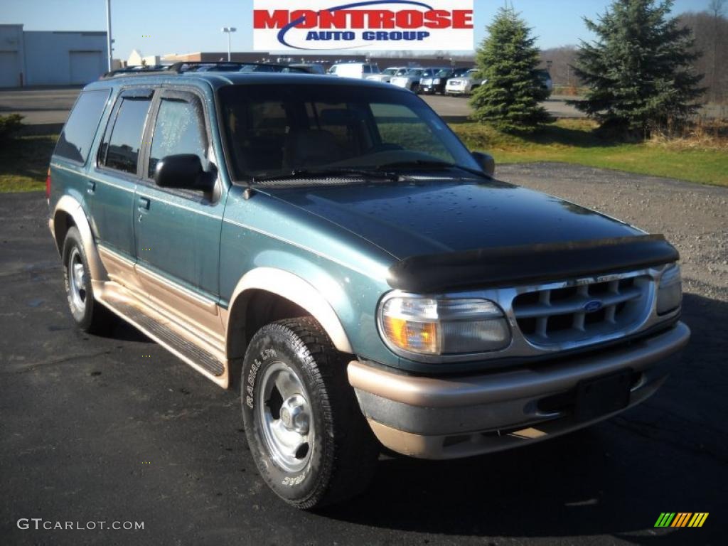 1996 Explorer XLT 4x4 - Medium Willow Green Metallic / Beige photo #23