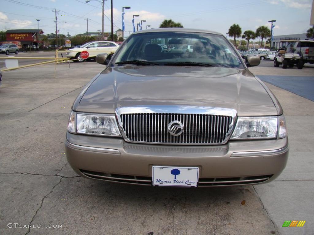 2004 Grand Marquis GS - Arizona Beige Metallic / Medium Parchment photo #3