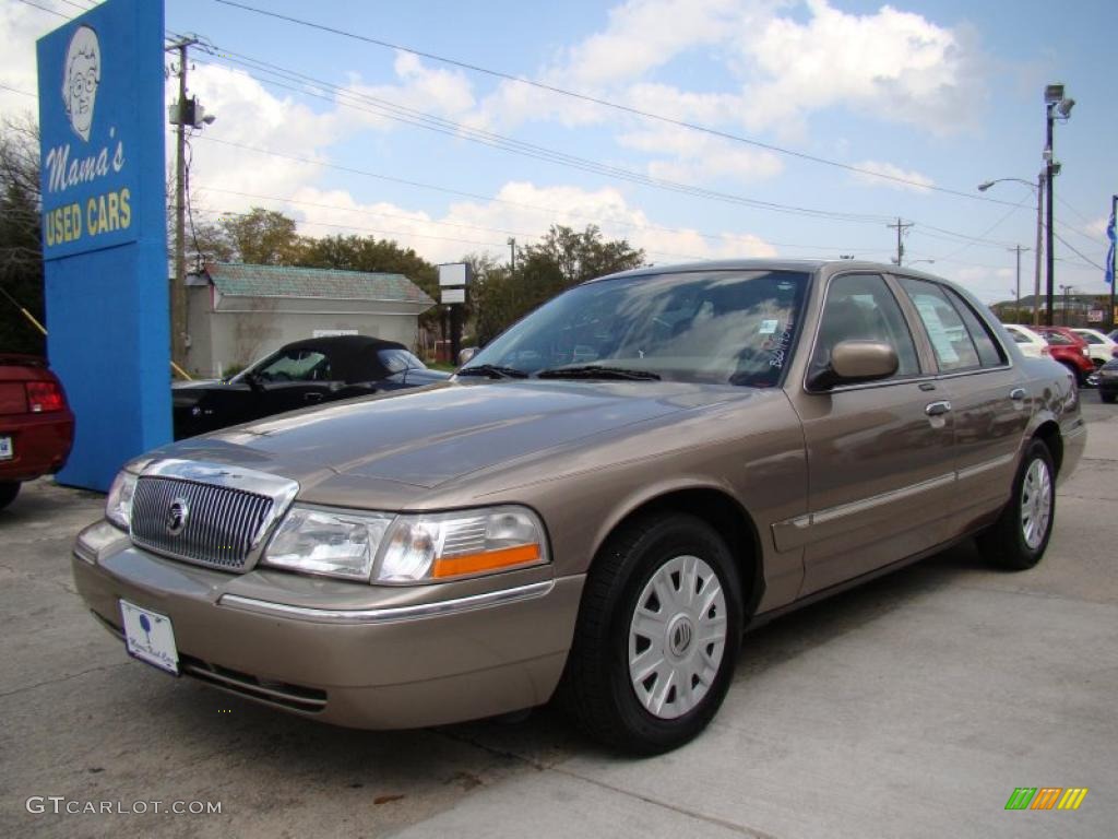 2004 Grand Marquis GS - Arizona Beige Metallic / Medium Parchment photo #4