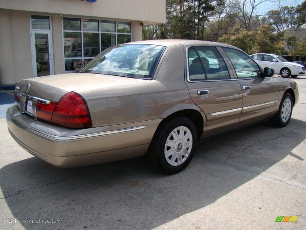 2004 Grand Marquis GS - Arizona Beige Metallic / Medium Parchment photo #8