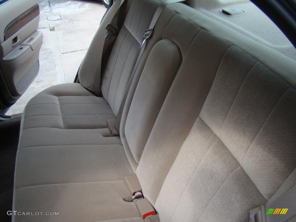 2004 Grand Marquis GS - Arizona Beige Metallic / Medium Parchment photo #13