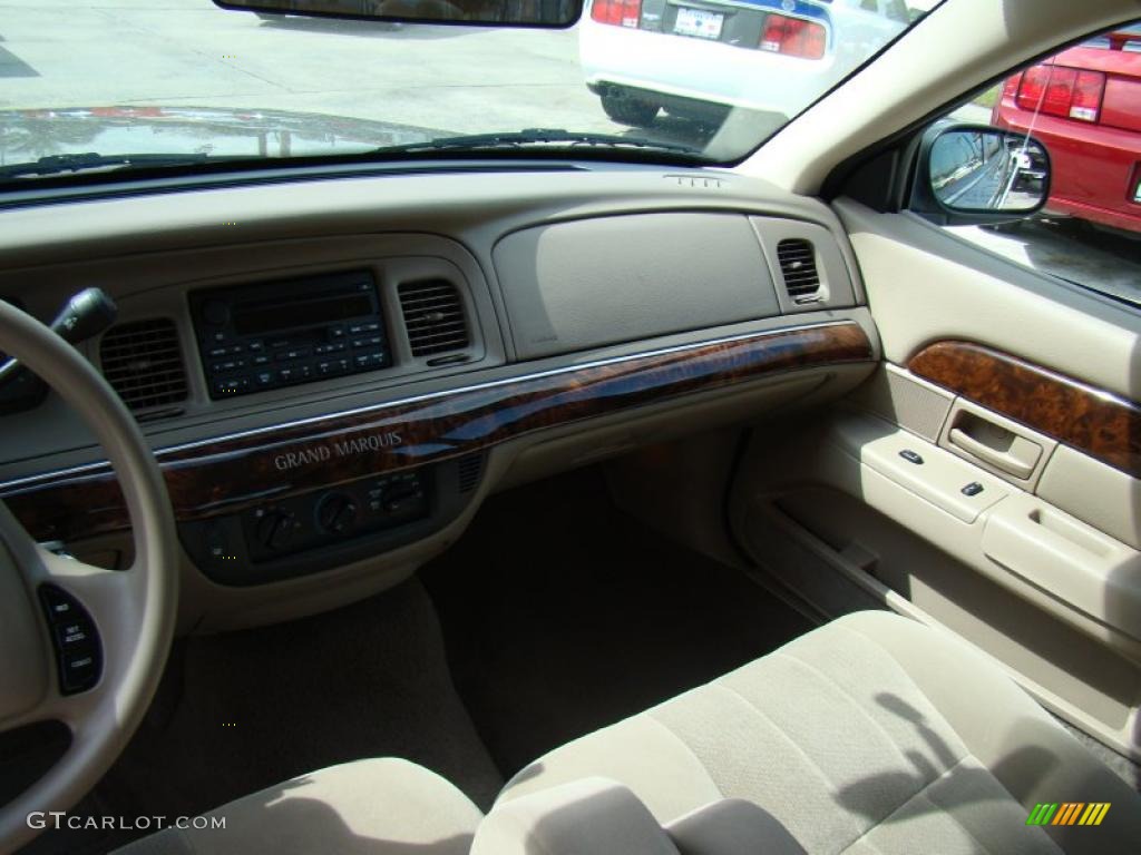 2004 Grand Marquis GS - Arizona Beige Metallic / Medium Parchment photo #19