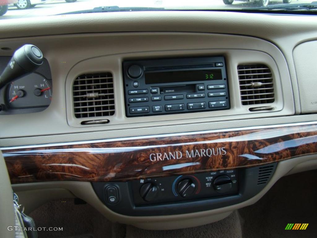 2004 Grand Marquis GS - Arizona Beige Metallic / Medium Parchment photo #22