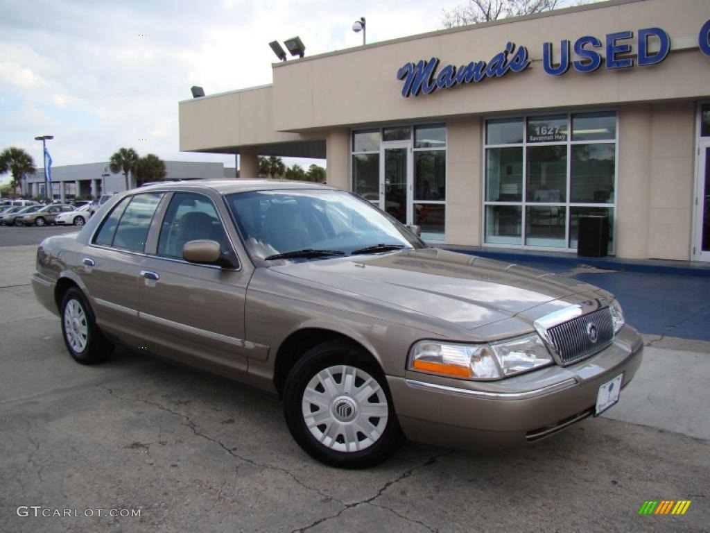 2004 Grand Marquis GS - Arizona Beige Metallic / Medium Parchment photo #30