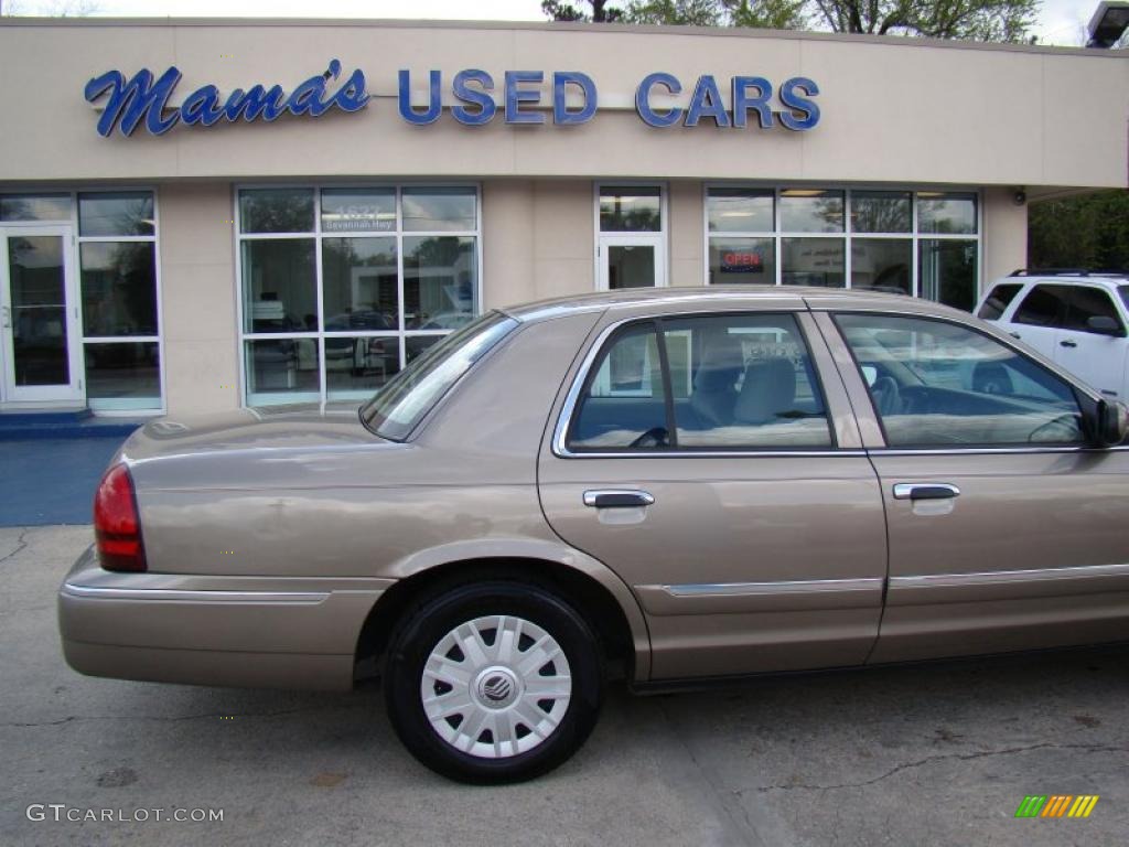 2004 Grand Marquis GS - Arizona Beige Metallic / Medium Parchment photo #34