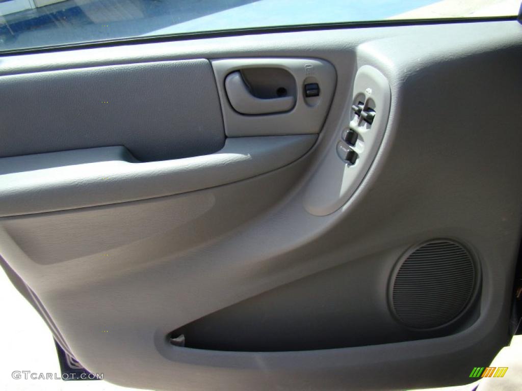 2006 Grand Caravan SE - Butane Blue Pearl / Medium Slate Gray photo #25