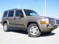 Light Khaki Metallic - Commander 4x4 Photo No. 7