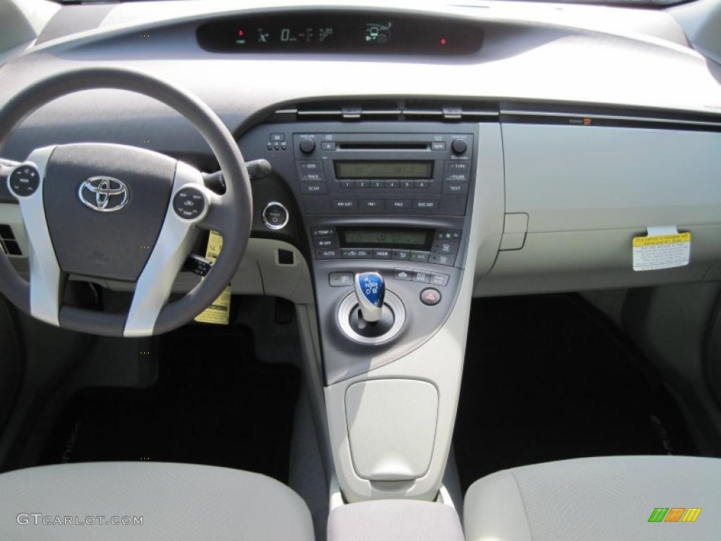 2010 Prius Hybrid IV - Classic Silver Metallic / Misty Gray photo #11