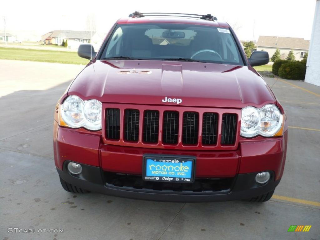 2010 Grand Cherokee Laredo 4x4 - Inferno Red Crystal Pearl / Dark Slate Gray photo #2