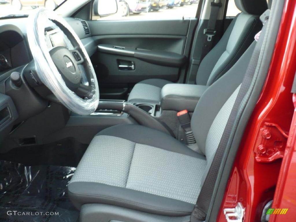 2010 Grand Cherokee Laredo 4x4 - Inferno Red Crystal Pearl / Dark Slate Gray photo #6