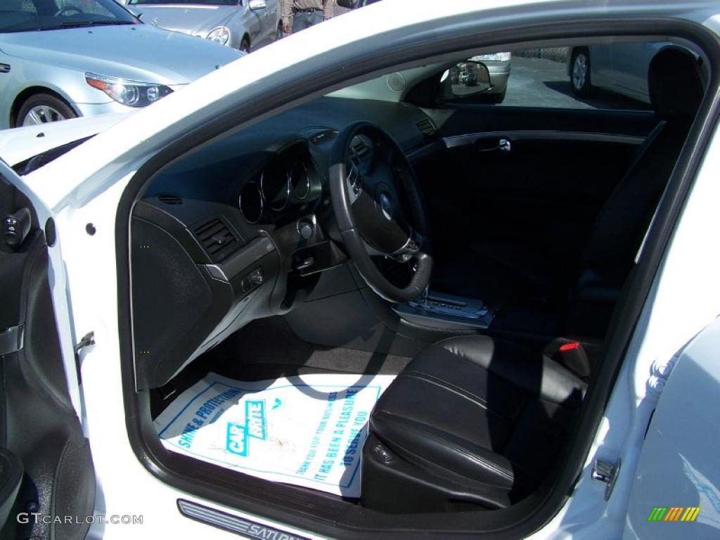 2009 Aura XR - Polar White / Black photo #5