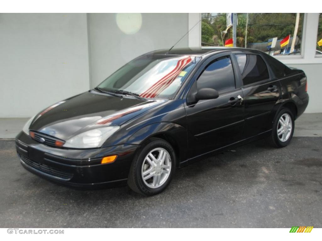 2003 Focus SE Sedan - Pitch Black / Medium Graphite photo #7