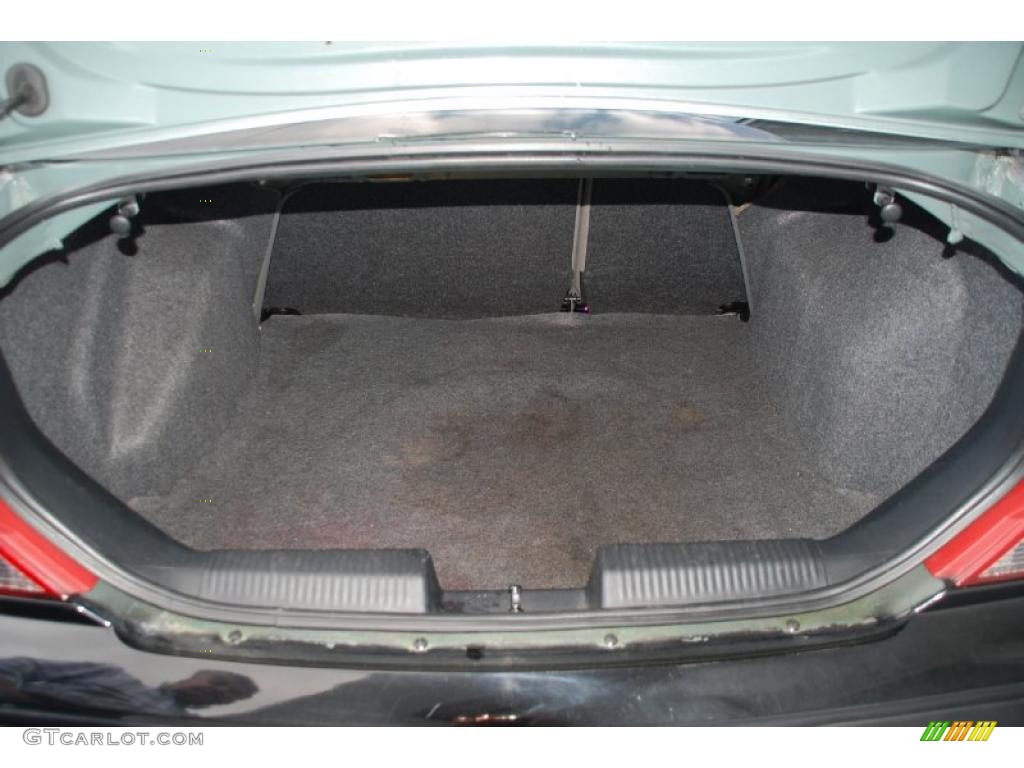2003 Focus SE Sedan - Pitch Black / Medium Graphite photo #29