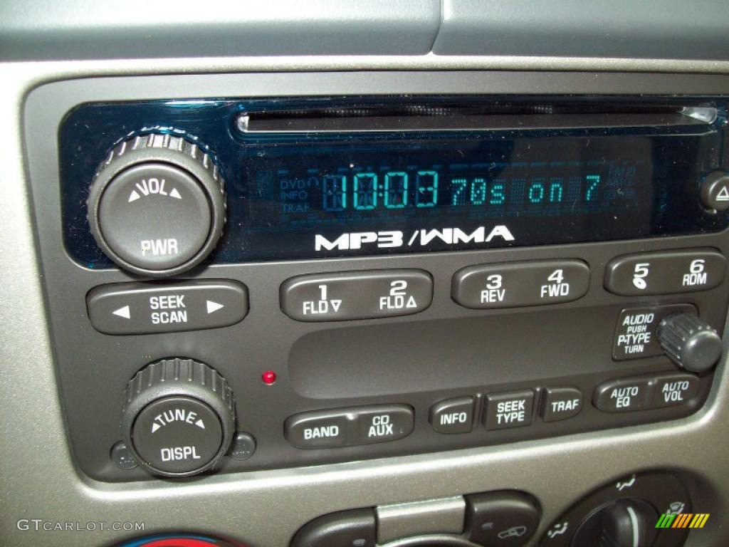 2010 Colorado LT Extended Cab - Victory Red / Ebony/Light Cashmere photo #16