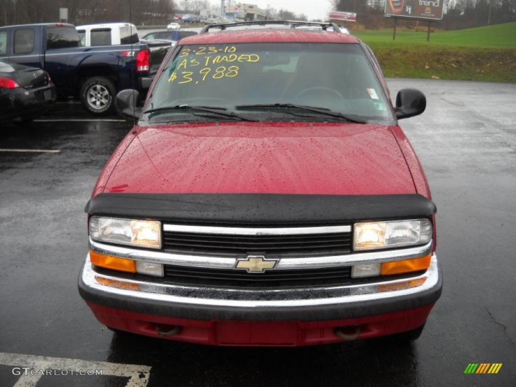 1998 Blazer LS 4x4 - Apple Red / Graphite photo #15
