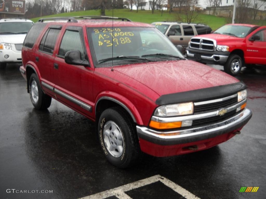 1998 Blazer LS 4x4 - Apple Red / Graphite photo #16
