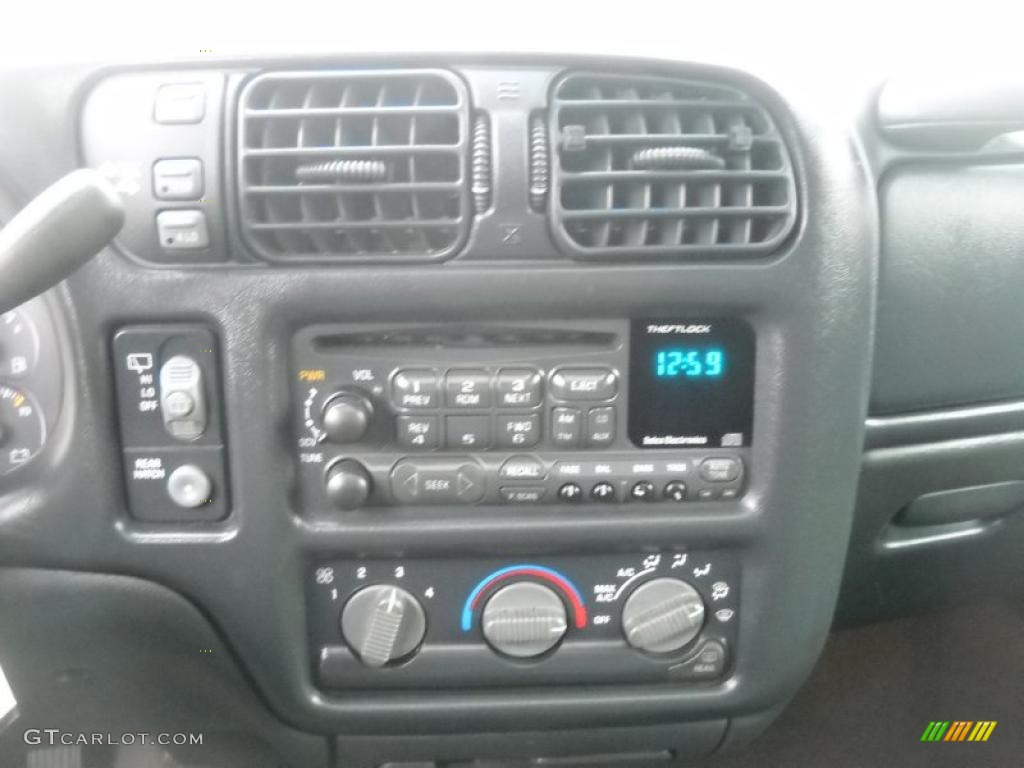 1998 Blazer LS 4x4 - Apple Red / Graphite photo #18
