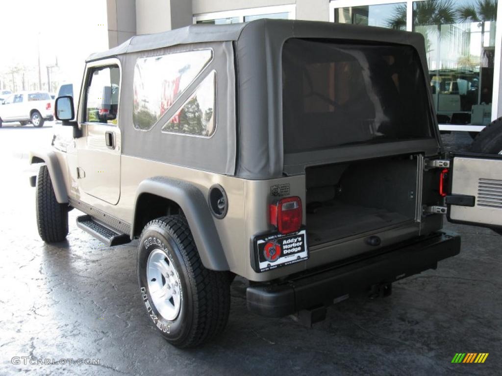 2006 Wrangler Unlimited 4x4 - Light Khaki Metallic / Khaki photo #8