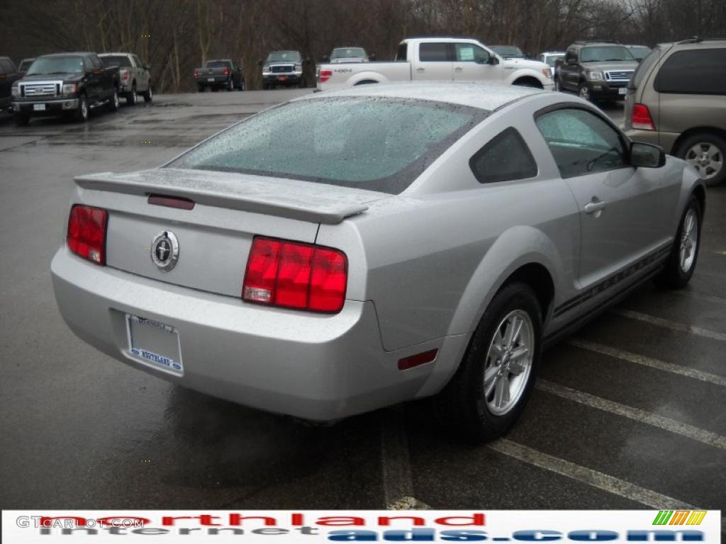 2007 Mustang V6 Deluxe Coupe - Satin Silver Metallic / Dark Charcoal photo #6