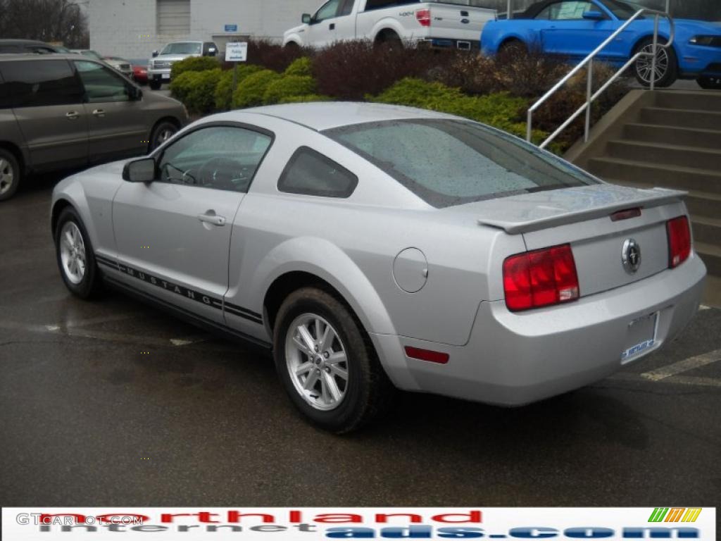 2007 Mustang V6 Deluxe Coupe - Satin Silver Metallic / Dark Charcoal photo #8